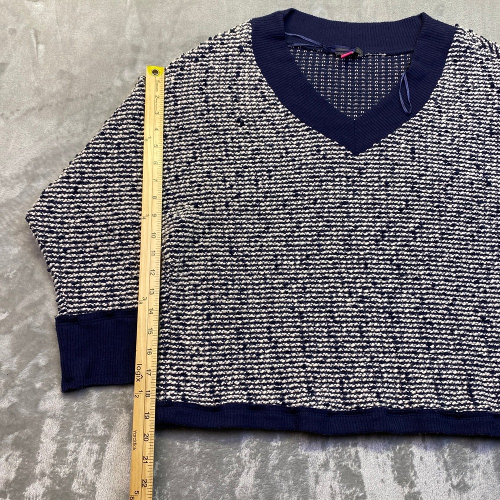 Vince Camuto Mens Navy White Textured V-Neck Knit Sweater Large Grunge Retro - Picture 2 of 8